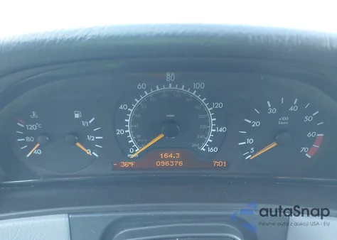 1999 Mercedes-Benz E 320 z USA, uszkodzony, nr VIN WDBJF65H7XA767397